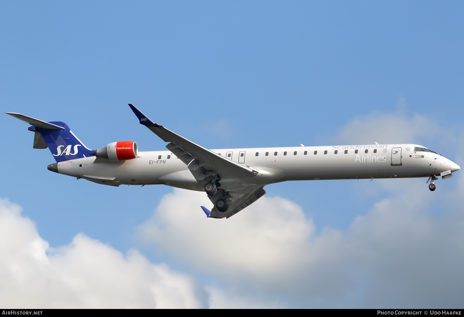 Aircraft Photo of EI-FPN | Bombardier CRJ-900LR (CL-600-2D24) | Scandinavian Airlines - SAS | AirHistory.net #732943