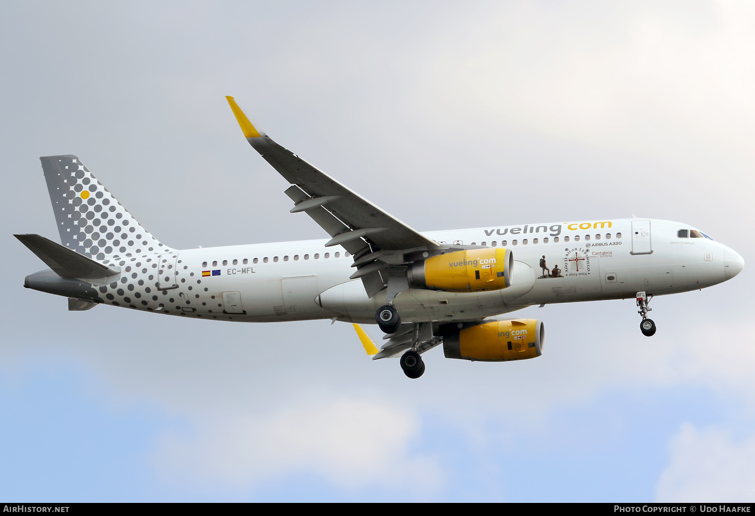 Aircraft Photo of EC-MFL | Airbus A320-232 | Vueling Airlines | AirHistory.net #732963