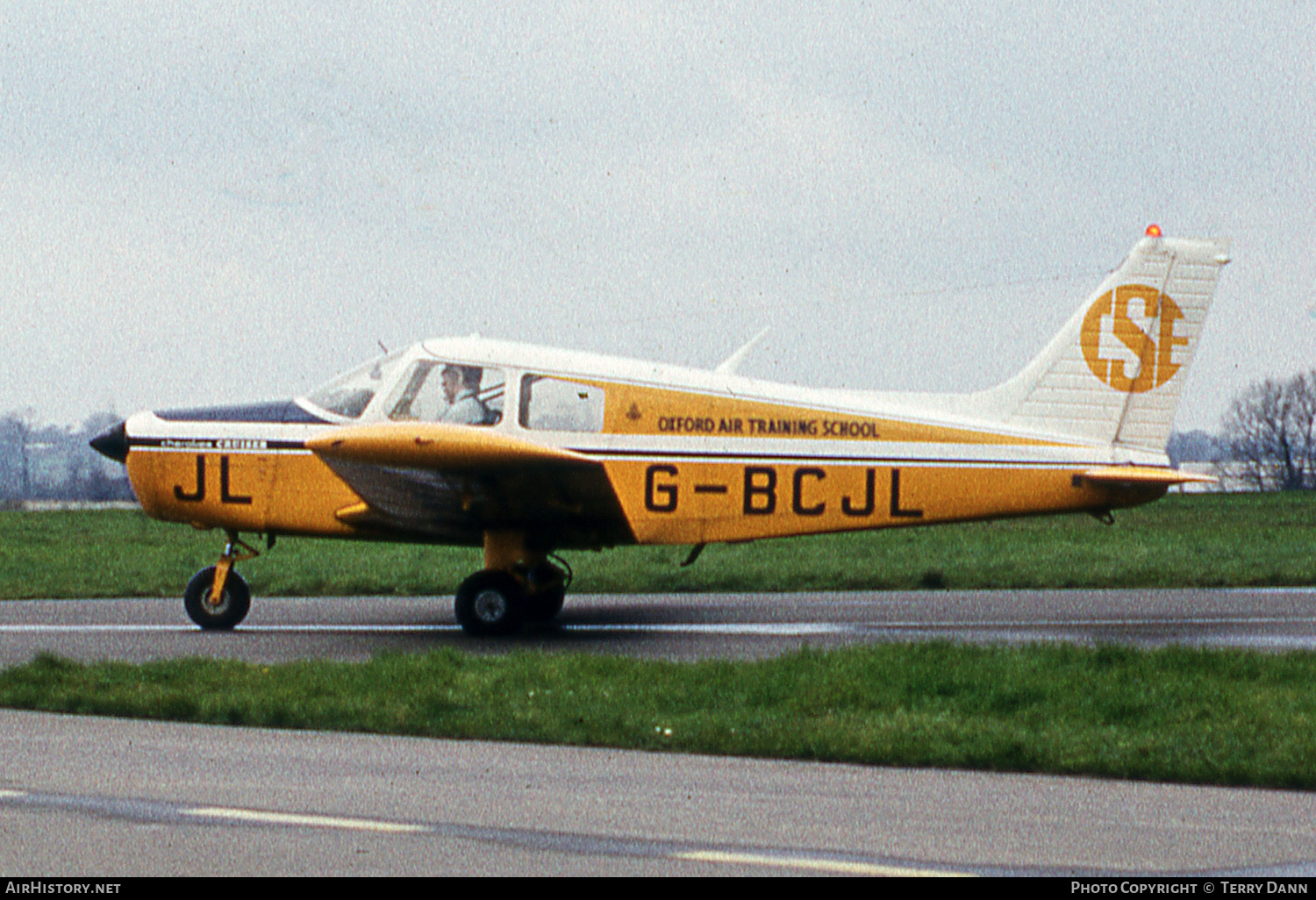 Aircraft Photo of G-BCJL | Piper PA-28-140 Cherokee Cruiser | Oxford Air Training School | AirHistory.net #732986