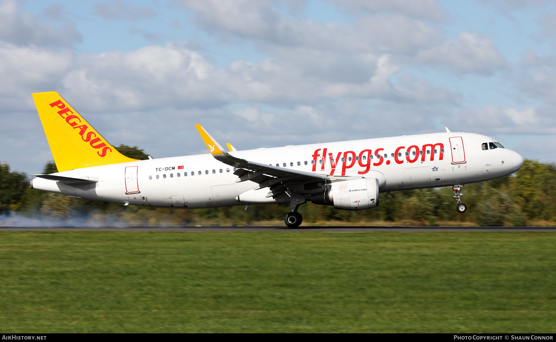 Aircraft Photo of TC-DCM | Airbus A320-214 | Pegasus Airlines | AirHistory.net #733036