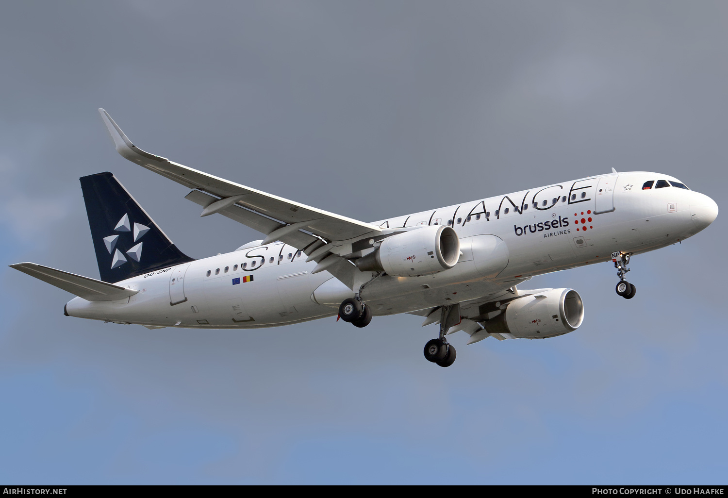 Aircraft Photo of OO-SNP | Airbus A320-214 | Brussels Airlines | AirHistory.net #733042