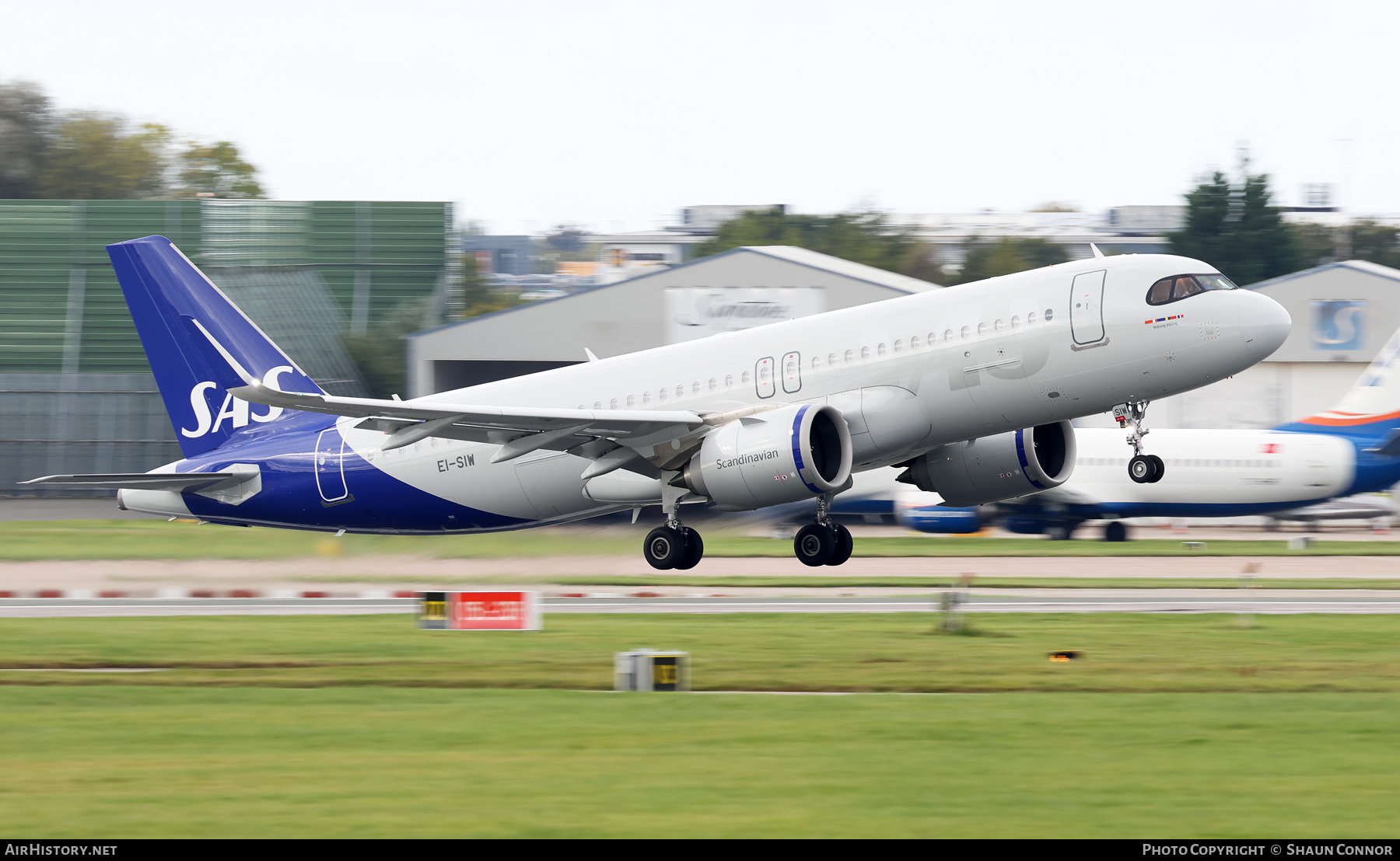 Aircraft Photo of EI-SIW | Airbus A320-251N | Scandinavian Airlines - SAS | AirHistory.net #733269