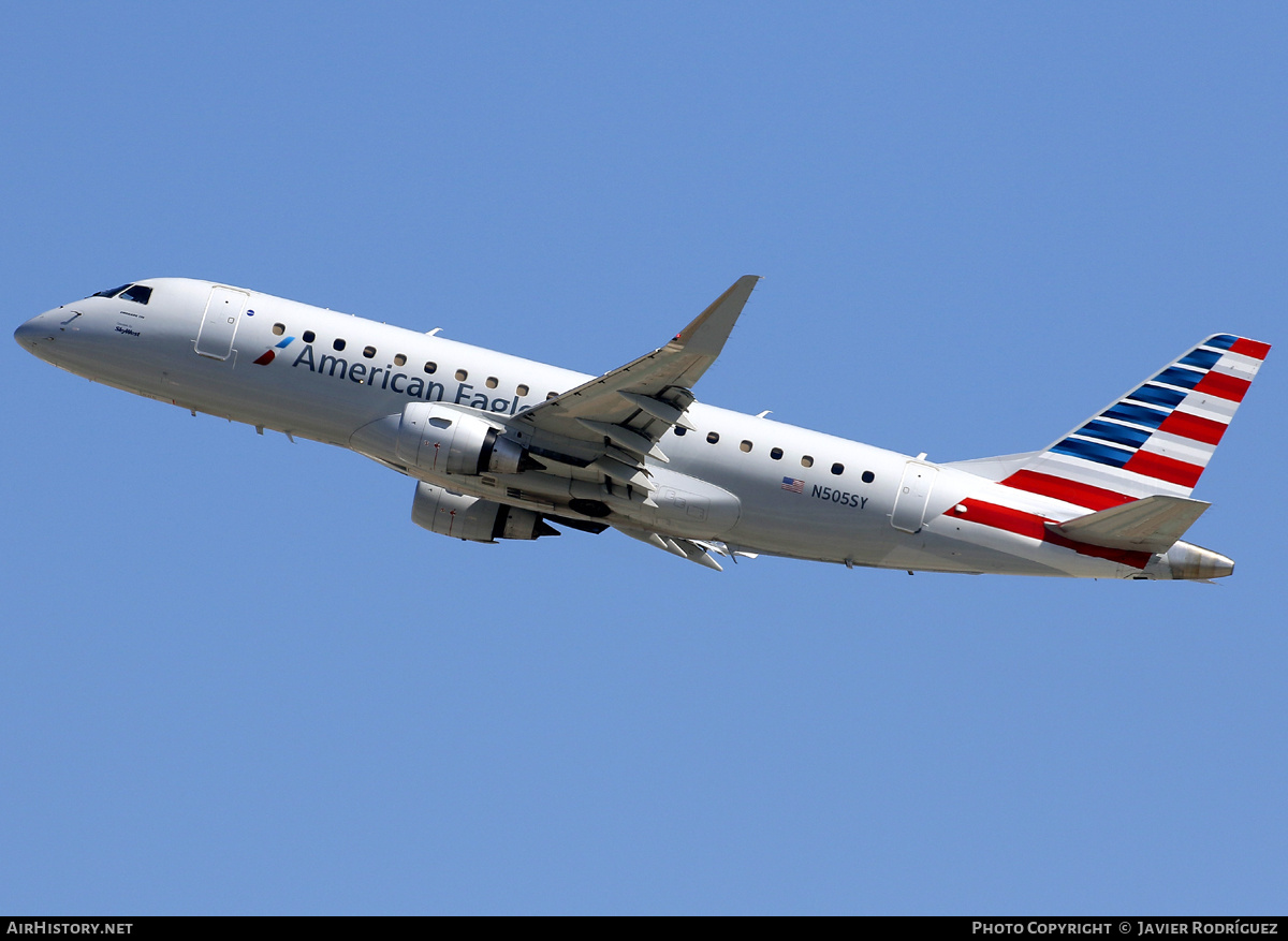 Aircraft Photo of N505SY | Embraer 175LR (ERJ-170-200LR) | American Eagle | AirHistory.net #733333