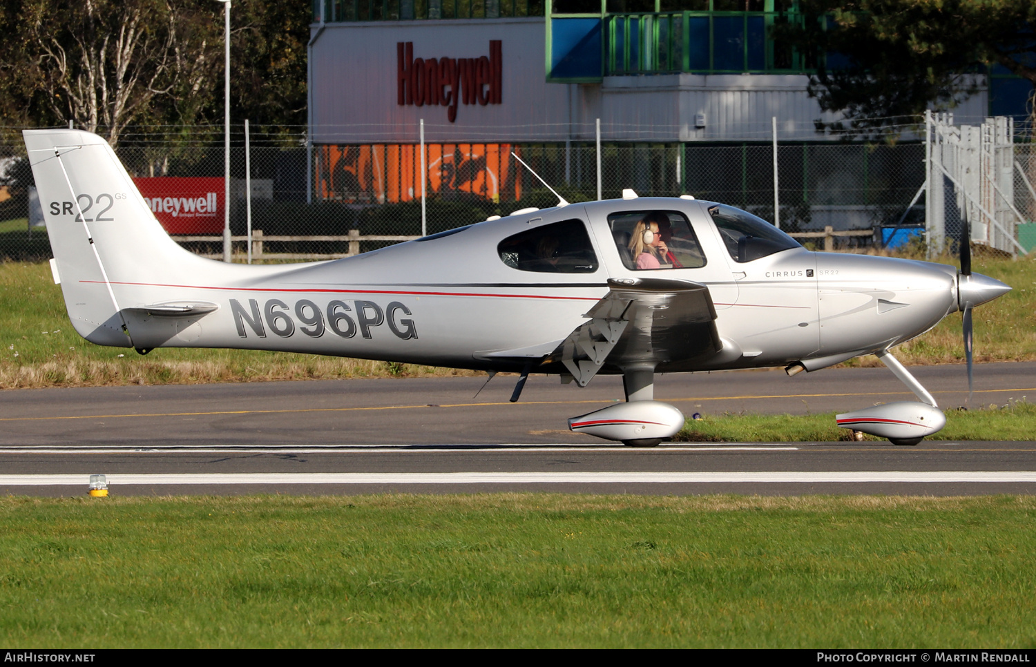 Aircraft Photo of N696PG | Cirrus SR-22 G3-GTS | AirHistory.net #733356