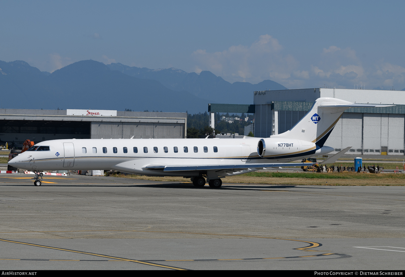 Aircraft Photo of N778HT | Bombardier Global 7500 (BD-700-2A12) | AirHistory.net #733373