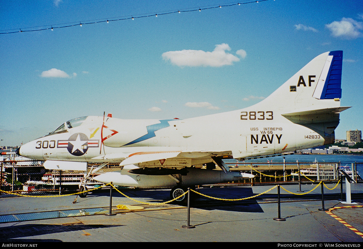 Aircraft Photo of 142833 | Douglas A-4B Skyhawk (A4D-2) | USA - Navy | AirHistory.net #733434