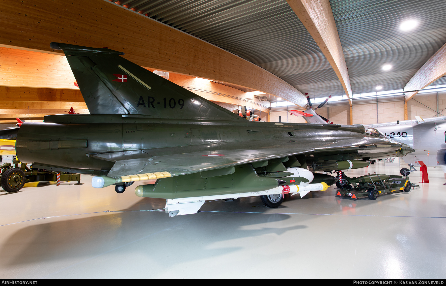 Aircraft Photo of AR-109 | Saab RF-35 Draken | Denmark - Air Force | AirHistory.net #733514