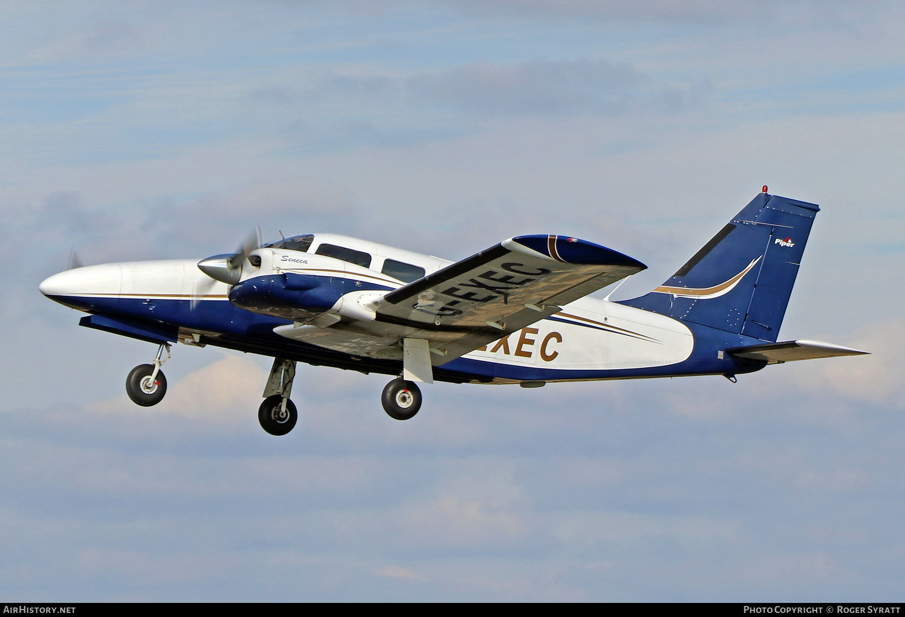 Aircraft Photo of G-EXEC | Piper PA-34-200 Seneca | AirHistory.net #733646