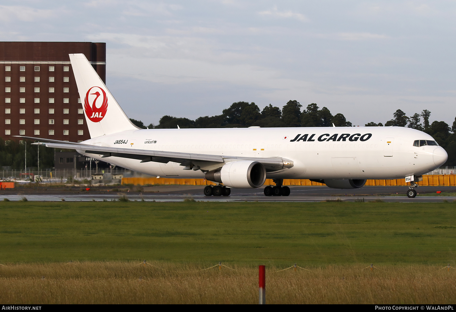 Aircraft Photo of JA654J | Boeing 767-346/ER(BCF) | Japan Airlines - JAL Cargo | AirHistory.net #733738