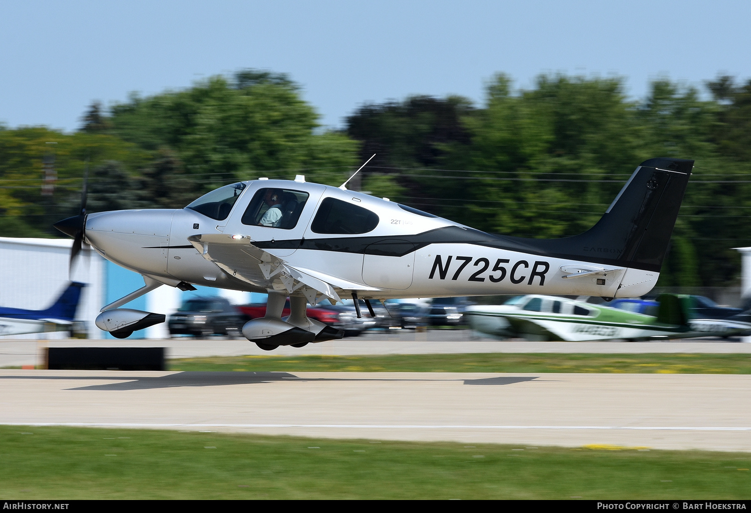 Aircraft Photo of N725CR | Cirrus SR-22T G5-GTS Platinum | AirHistory.net #733832
