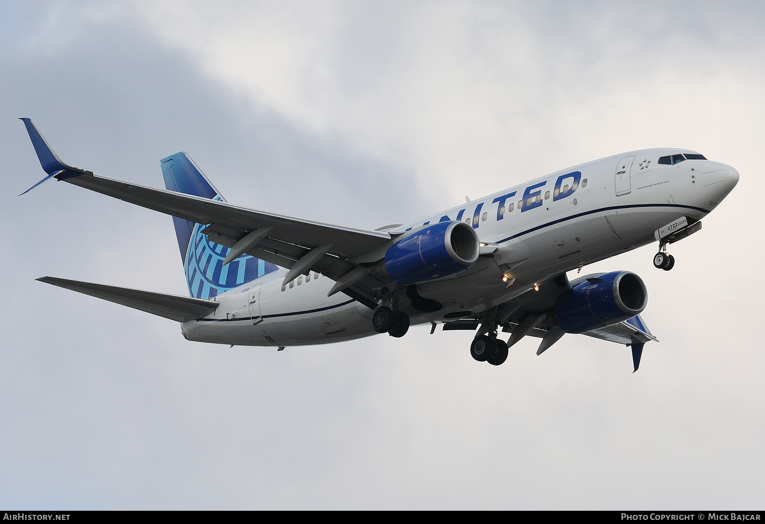 Aircraft Photo of N27722 | Boeing 737-724 | United Airlines | AirHistory.net #733854