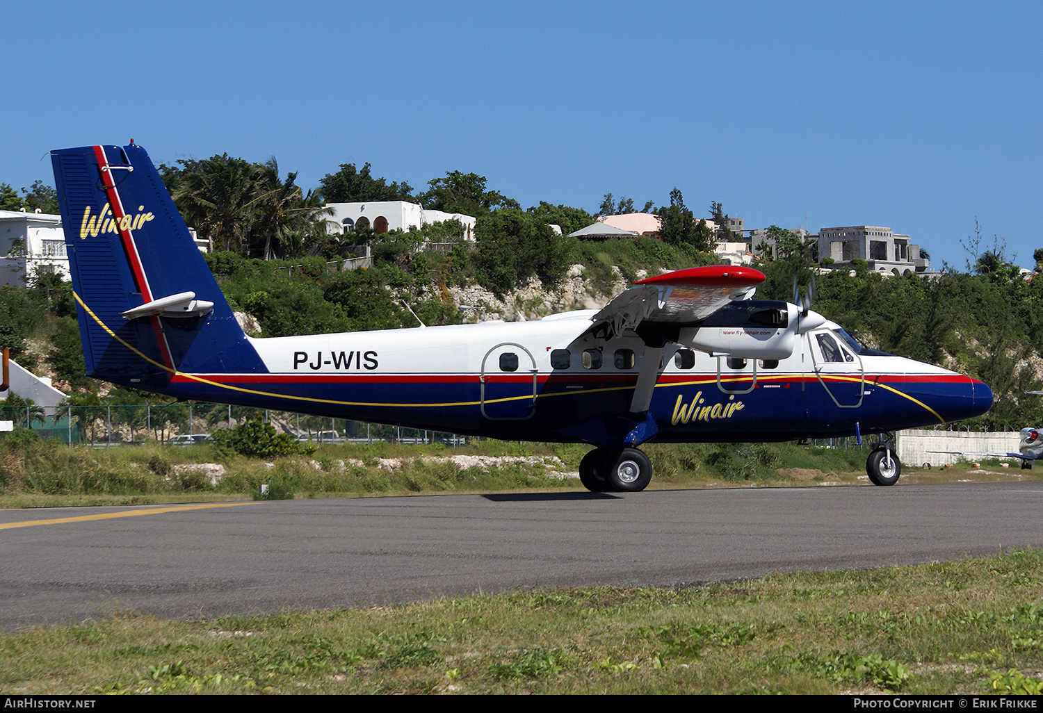 Aircraft Photo of PJ-WIS | De Havilland Canada DHC-6-300 Twin Otter | Winair - Windward Islands Airways | AirHistory.net #733890
