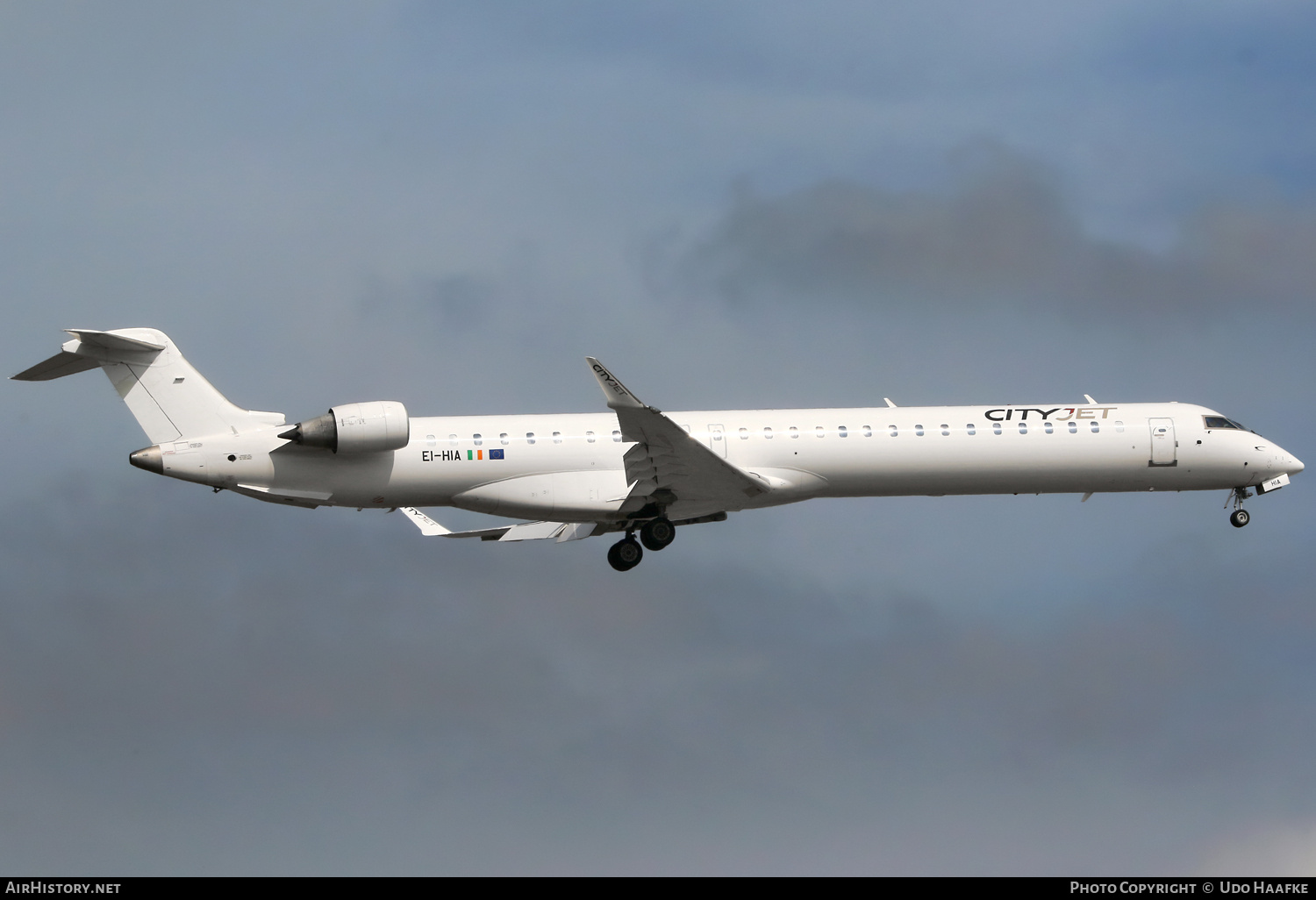 Aircraft Photo of EI-HIA | Bombardier CRJ-1000 (CL-600-2E25) | CityJet | AirHistory.net #733910