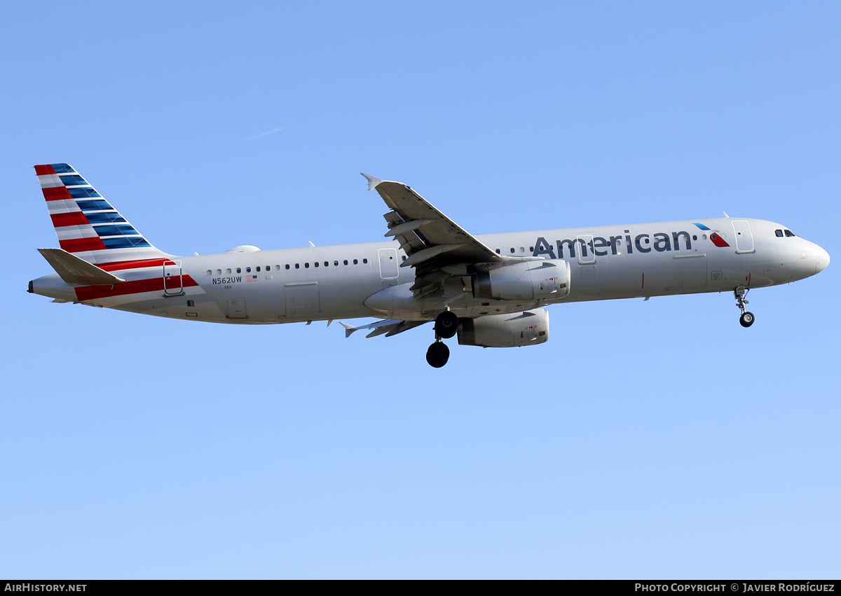 Aircraft Photo of N562UW | Airbus A321-231 | American Airlines | AirHistory.net #734005