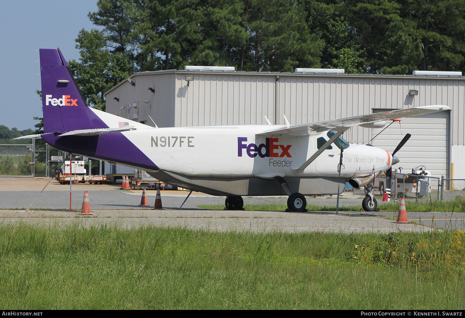 Aircraft Photo of N917FE | Cessna 208B Super Cargomaster | FedEx Feeder | AirHistory.net #734016