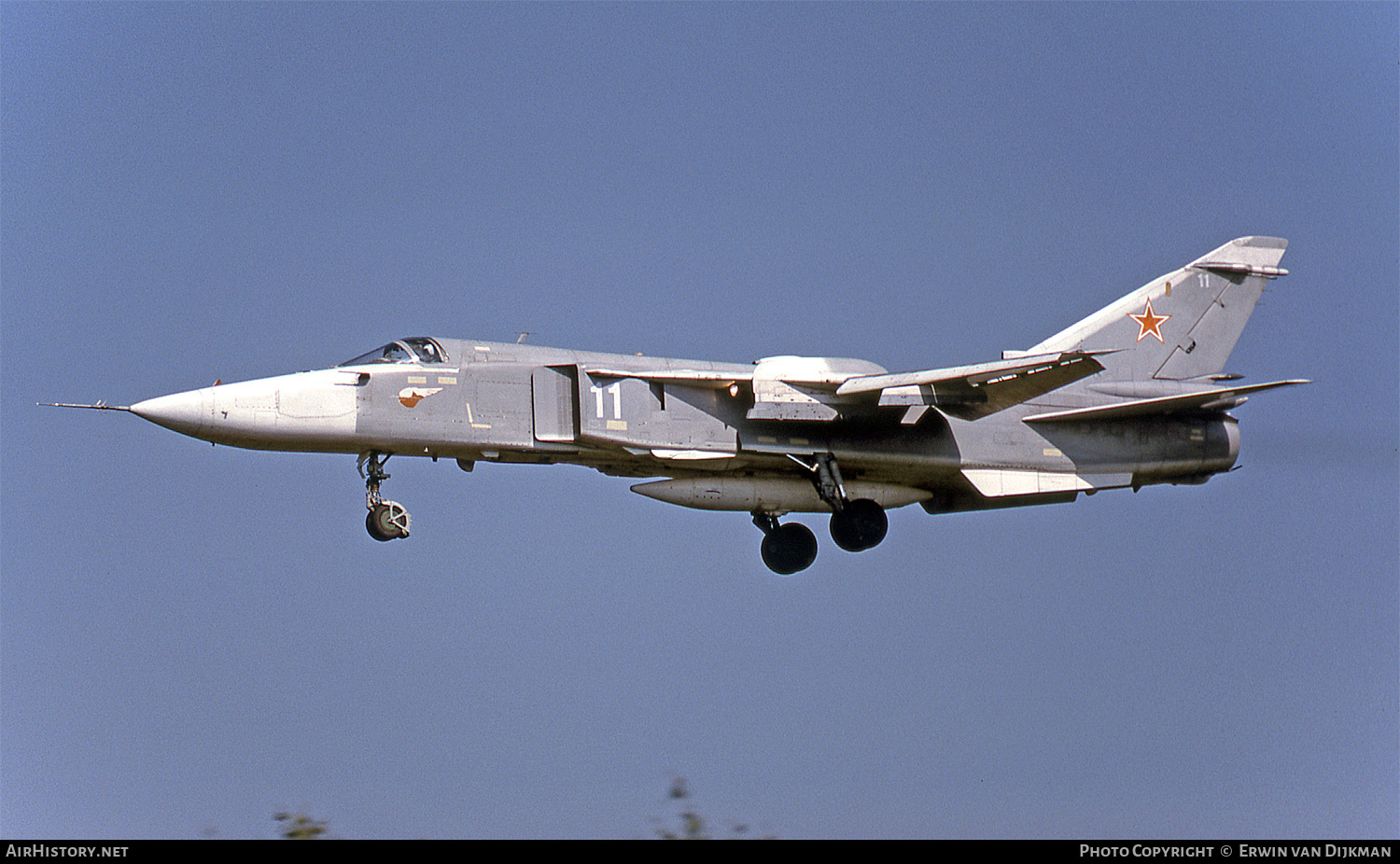Aircraft Photo of 11 white | Sukhoi Su-24MR | Soviet Union - Air Force | AirHistory.net #734028