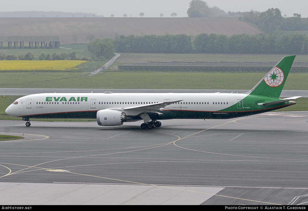 Aircraft Photo of B-17807 | Boeing 787-10 Dreamliner | EVA Air | AirHistory.net #734031