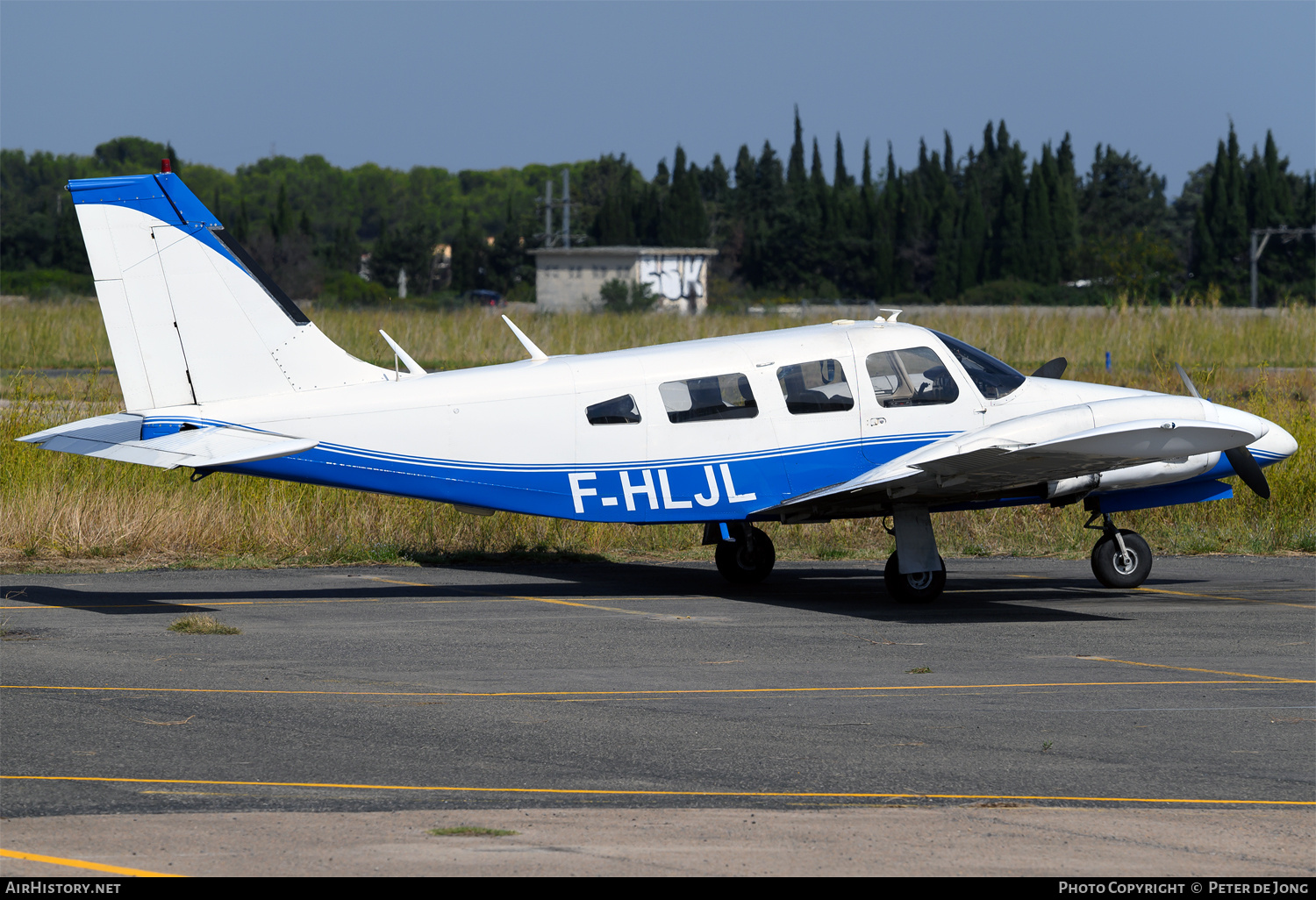 Aircraft Photo of F-HLJL | Piper PA-34-200 Seneca | AirHistory.net #734116