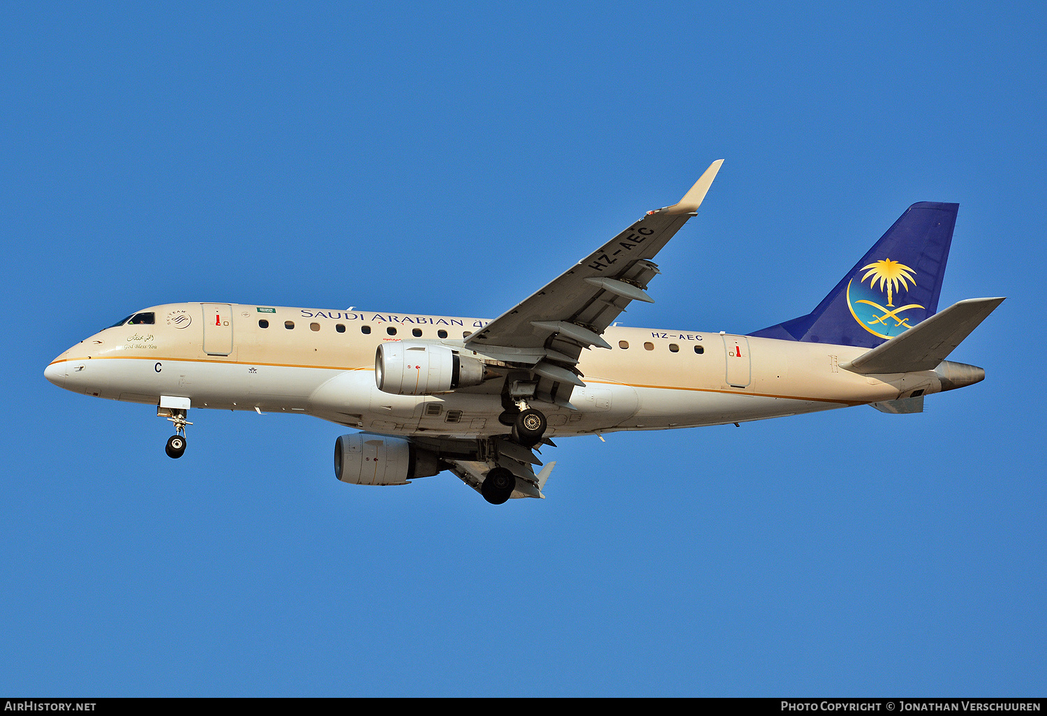 Aircraft Photo of HZ-AEC | Embraer 170LR (ERJ-170-100LR) | Saudi Arabian Airlines | AirHistory.net #734120