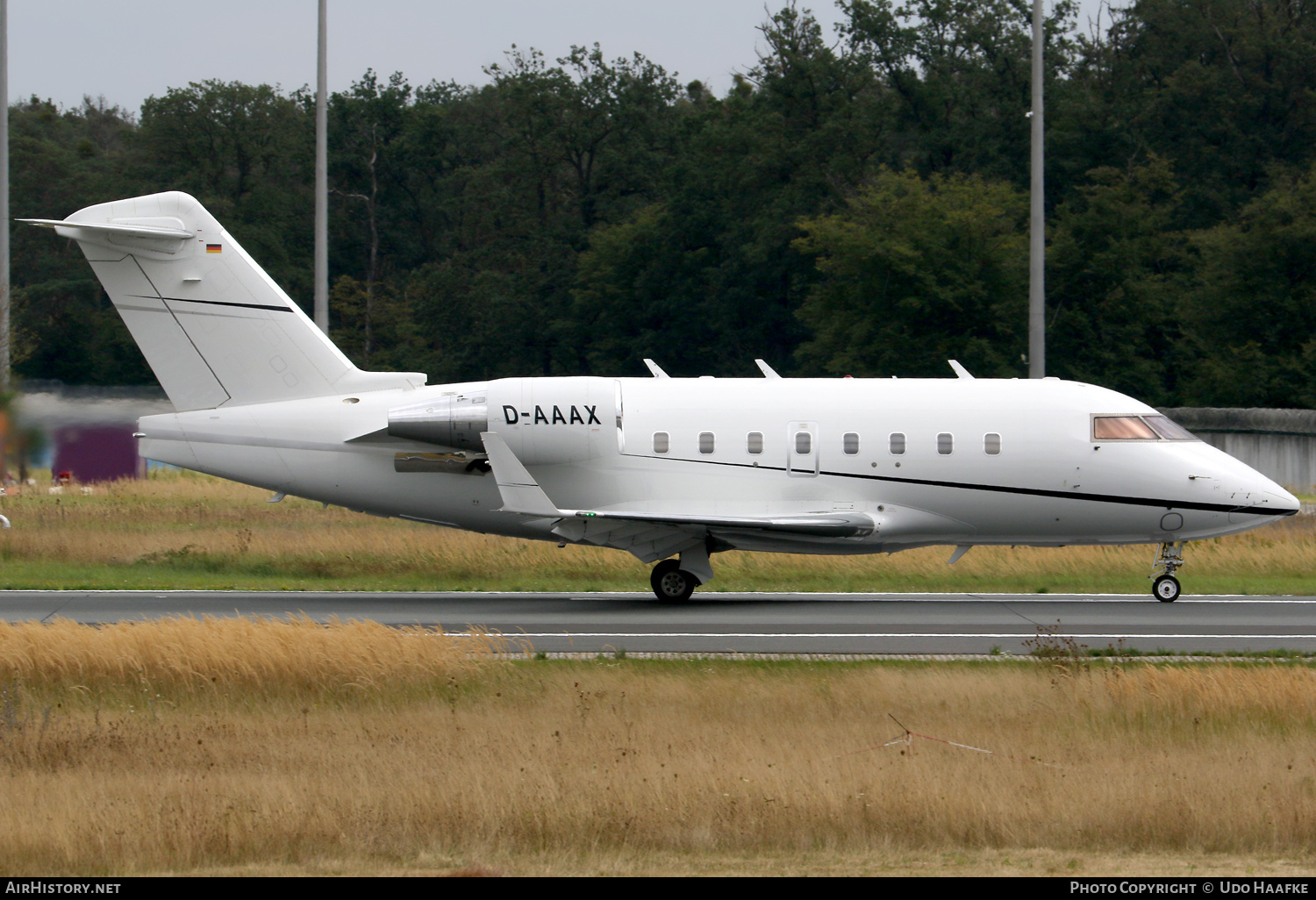 Aircraft Photo of D-AAAX | Bombardier Challenger 604 (CL-600-2B16) | AirHistory.net #734194