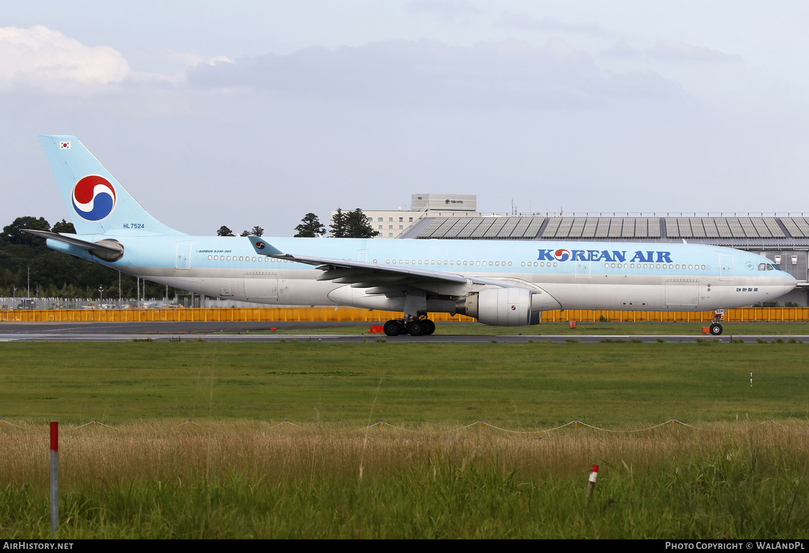 Aircraft Photo of HL7524 | Airbus A330-322 | Korean Air | AirHistory.net #734203
