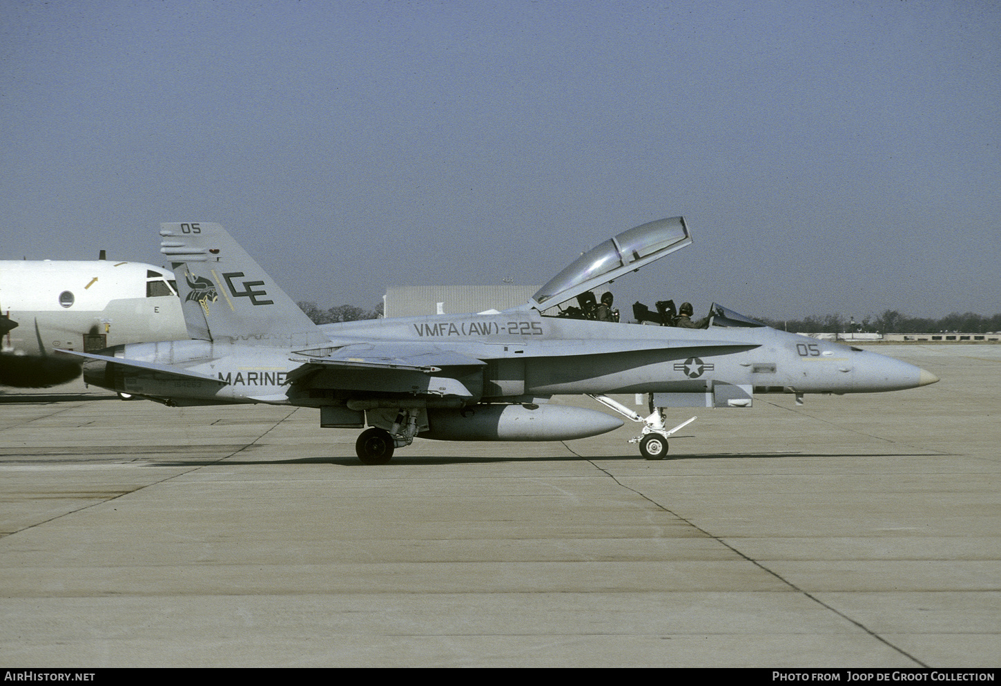 Aircraft Photo of 164263 | McDonnell Douglas F/A-18D Hornet | USA - Marines | AirHistory.net #734226