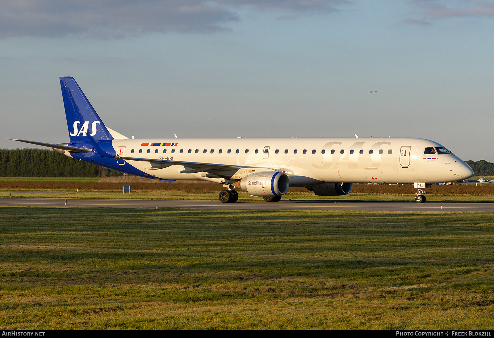 Aircraft Photo of SE-RSL | Embraer 195LR (ERJ-190-200LR) | Scandinavian Airlines - SAS | AirHistory.net #734432