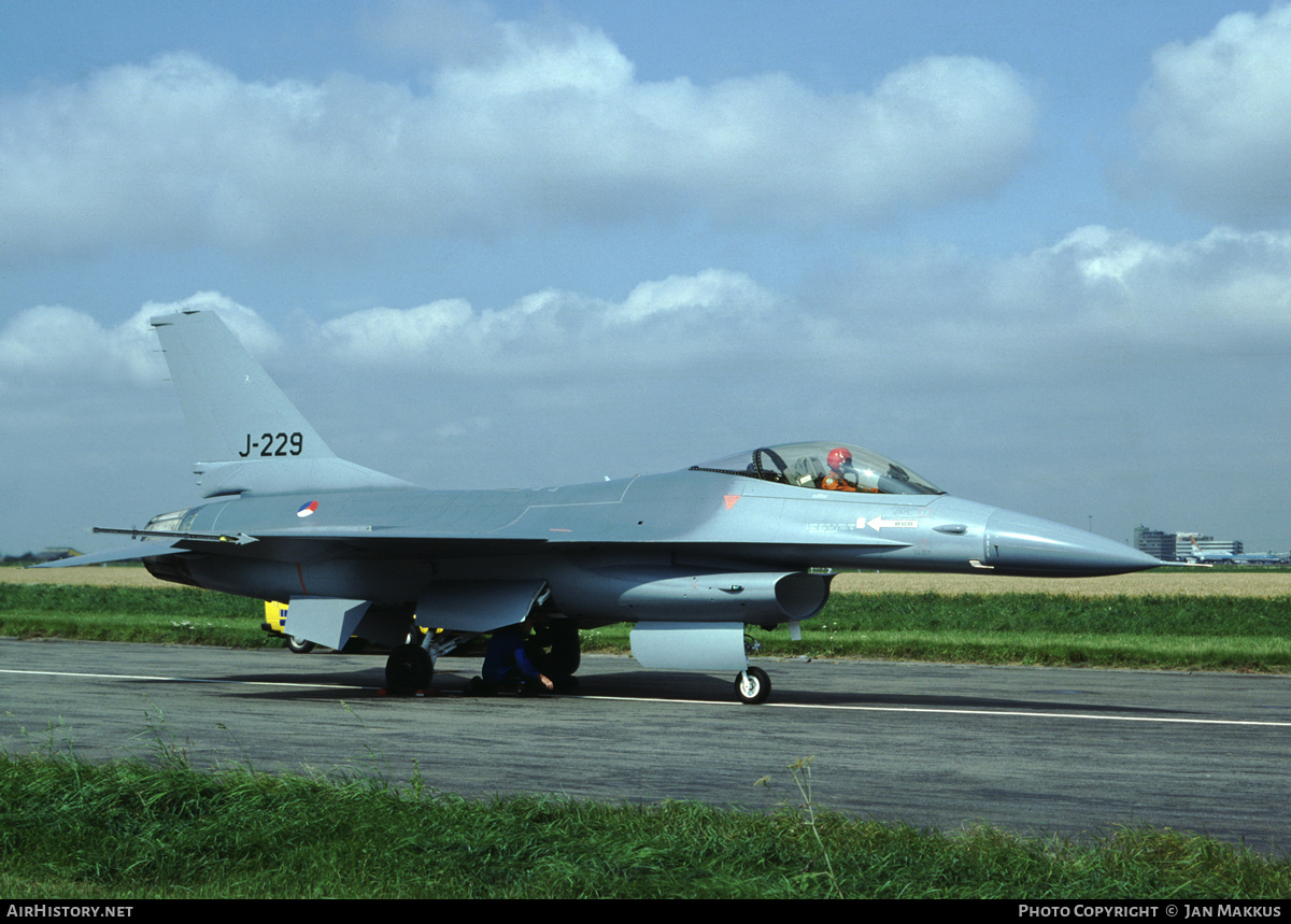 Aircraft Photo of J-229 | General Dynamics F-16A Fighting Falcon | Netherlands - Air Force | AirHistory.net #734546