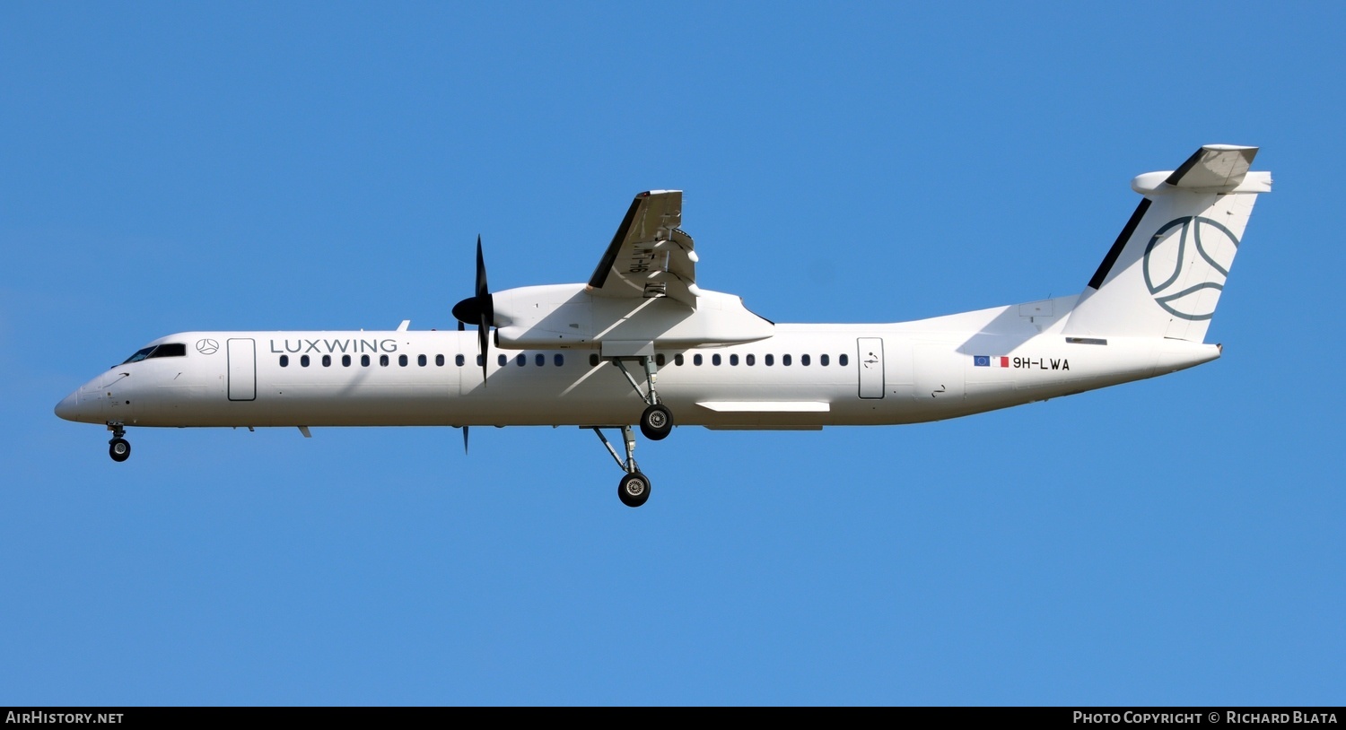 Aircraft Photo of 9H-LWA | Bombardier DHC-8-402 Dash 8 | Luxwing | AirHistory.net #734556