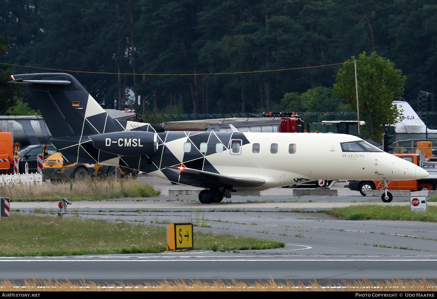 Aircraft Photo of D-CMSL | Pilatus PC-24 | Platoon Aviation | AirHistory.net #734570