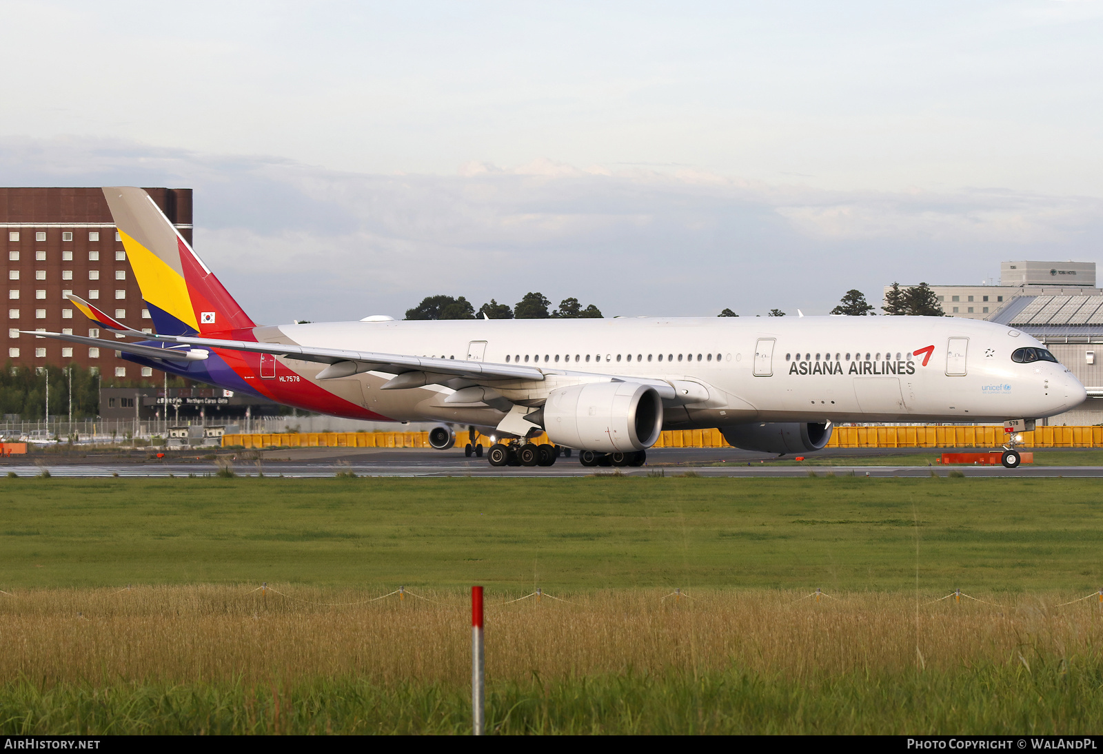 Aircraft Photo of HL7578 | Airbus A350-941 | Asiana Airlines | AirHistory.net #734571