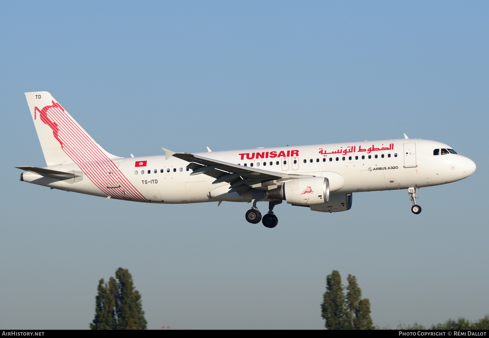 Aircraft Photo of TS-ITD | Airbus A320-214 | Tunisair | AirHistory.net #734660