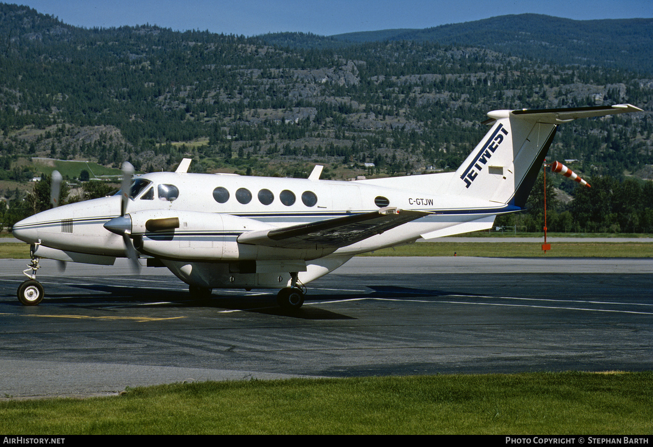 Aircraft Photo of C-GTJW | Beech B200 Super King Air | Jetwest Business Charters | AirHistory.net #734730