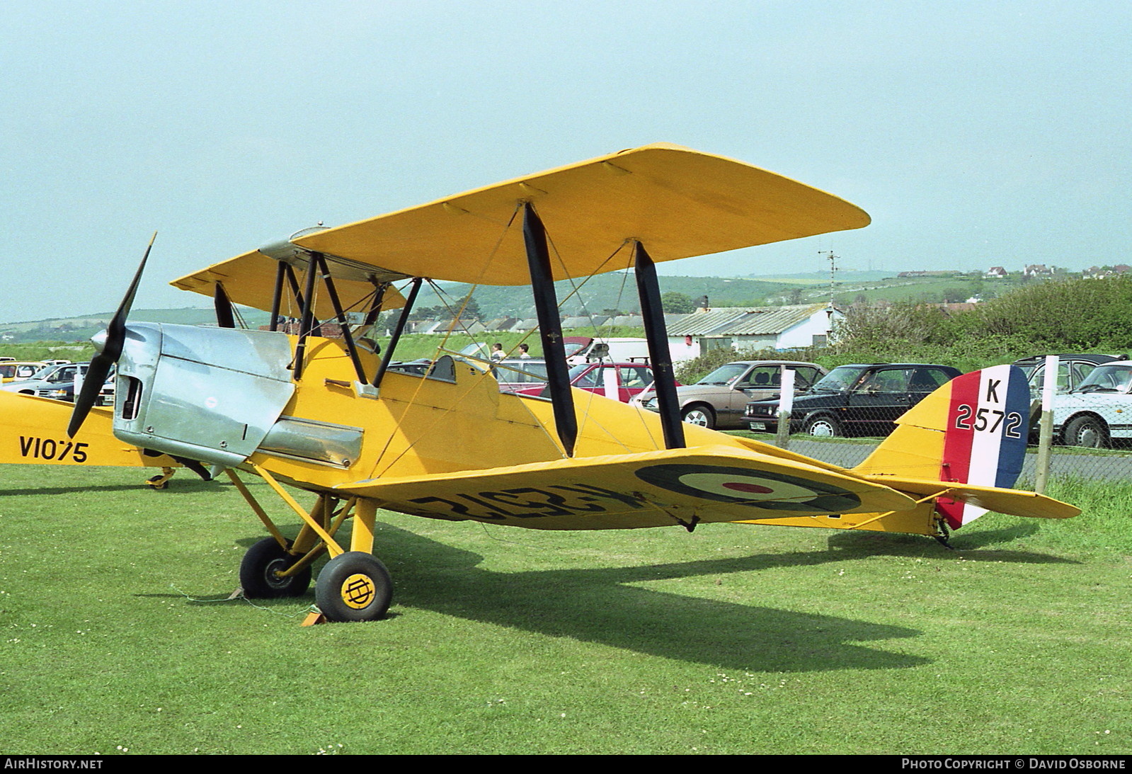 Aircraft Photo of G-AOZH / K-2572 | De Havilland D.H. 82A Tiger Moth II | UK - Air Force | AirHistory.net #734862