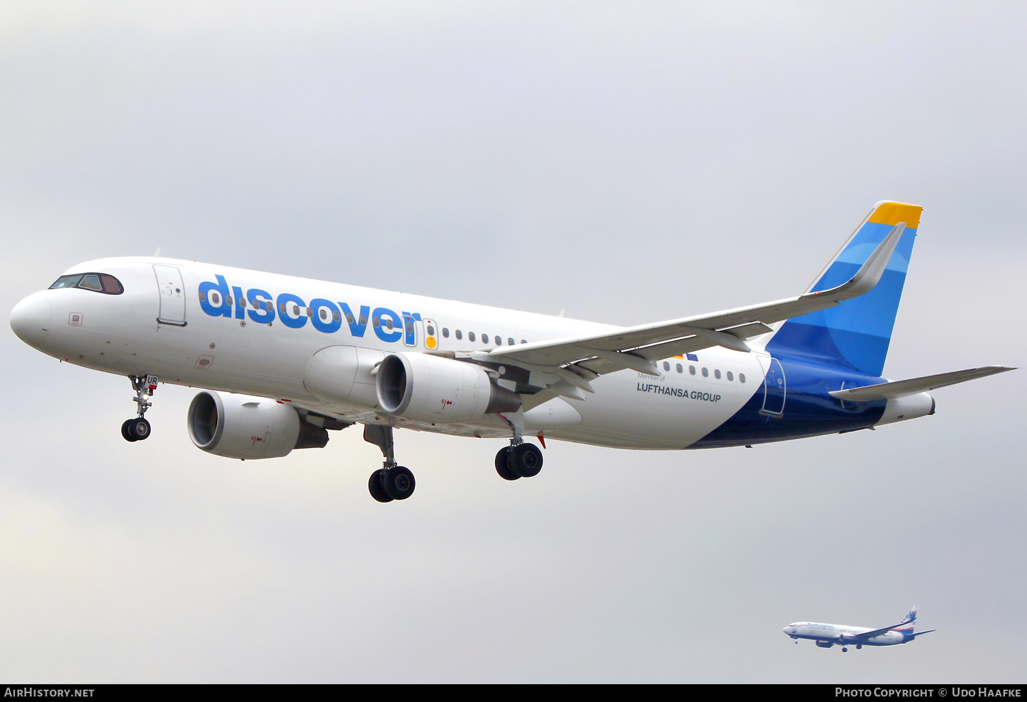 Aircraft Photo of D-AIUR | Airbus A320-214 | Discover Airlines | AirHistory.net #734923