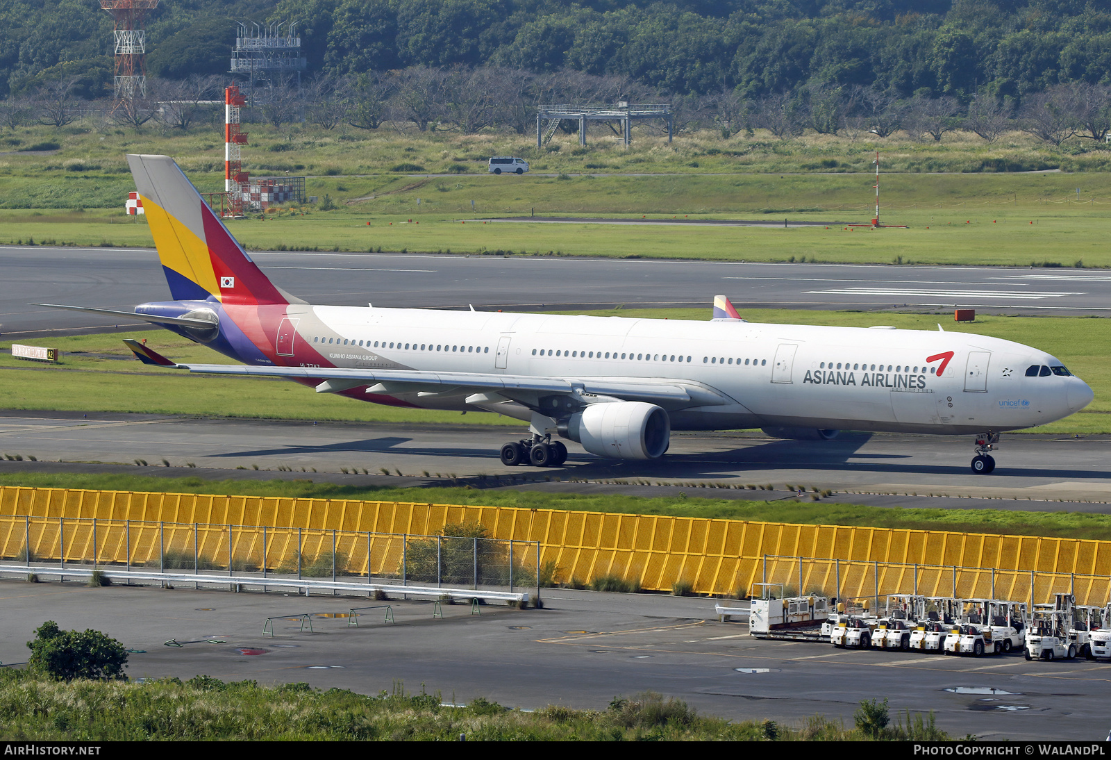 Aircraft Photo of HL7747 | Airbus A330-323E | Asiana Airlines | AirHistory.net #735131