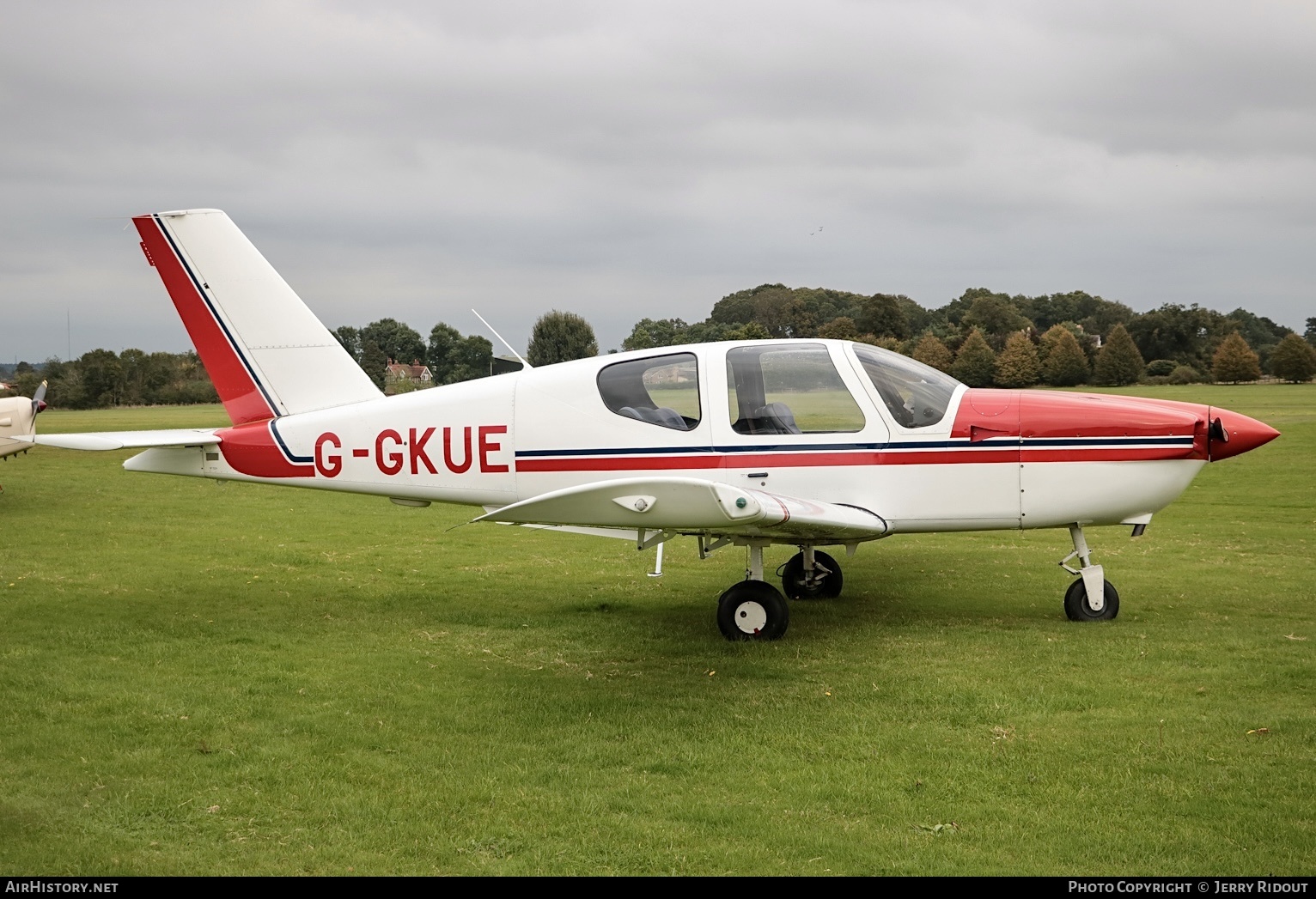 Aircraft Photo of G-GKUE | Socata TB-9 Tampico | AirHistory.net #735186