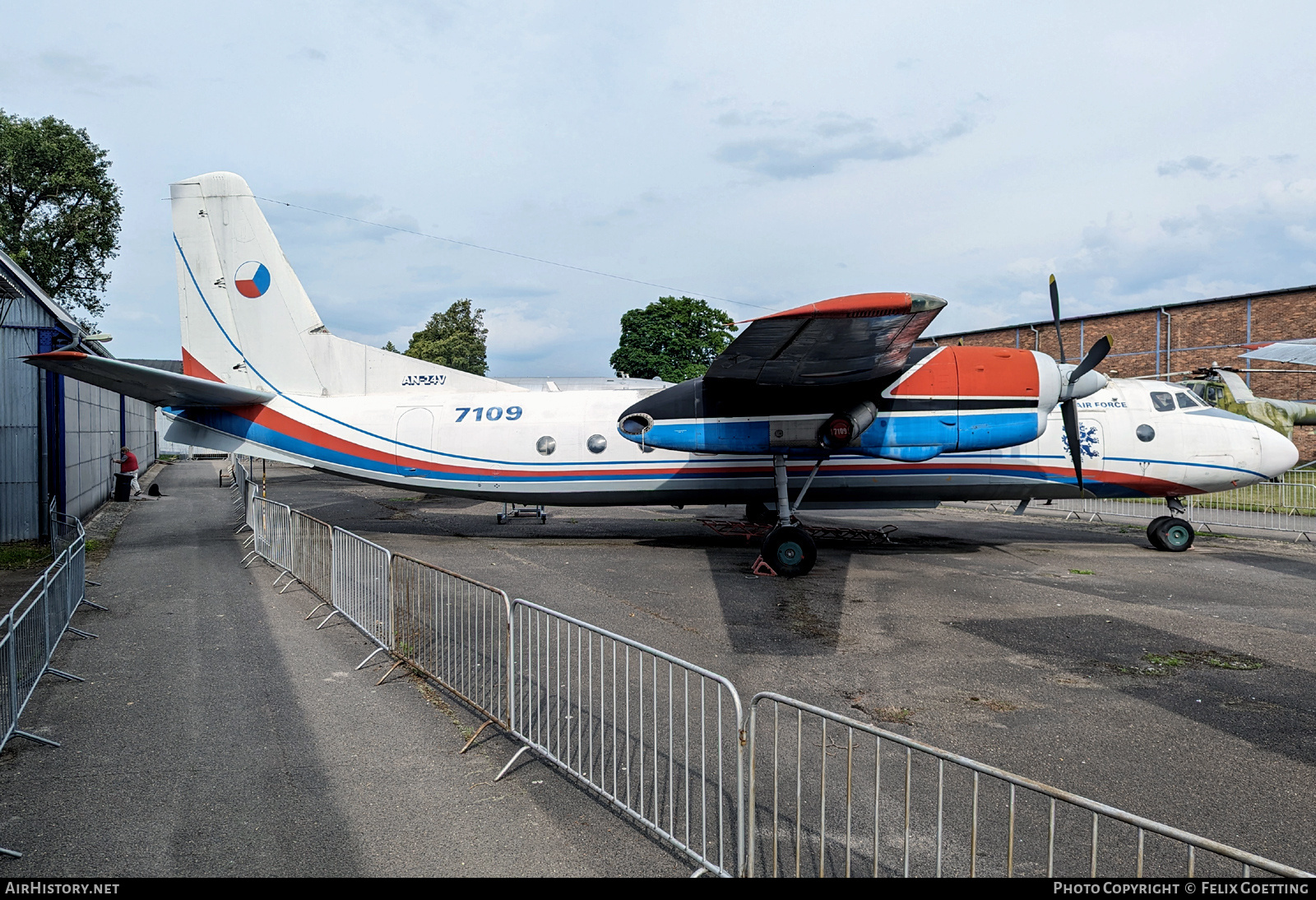 Aircraft Photo of 7109 | Antonov An-24V | Czechia - Air Force | AirHistory.net #735320