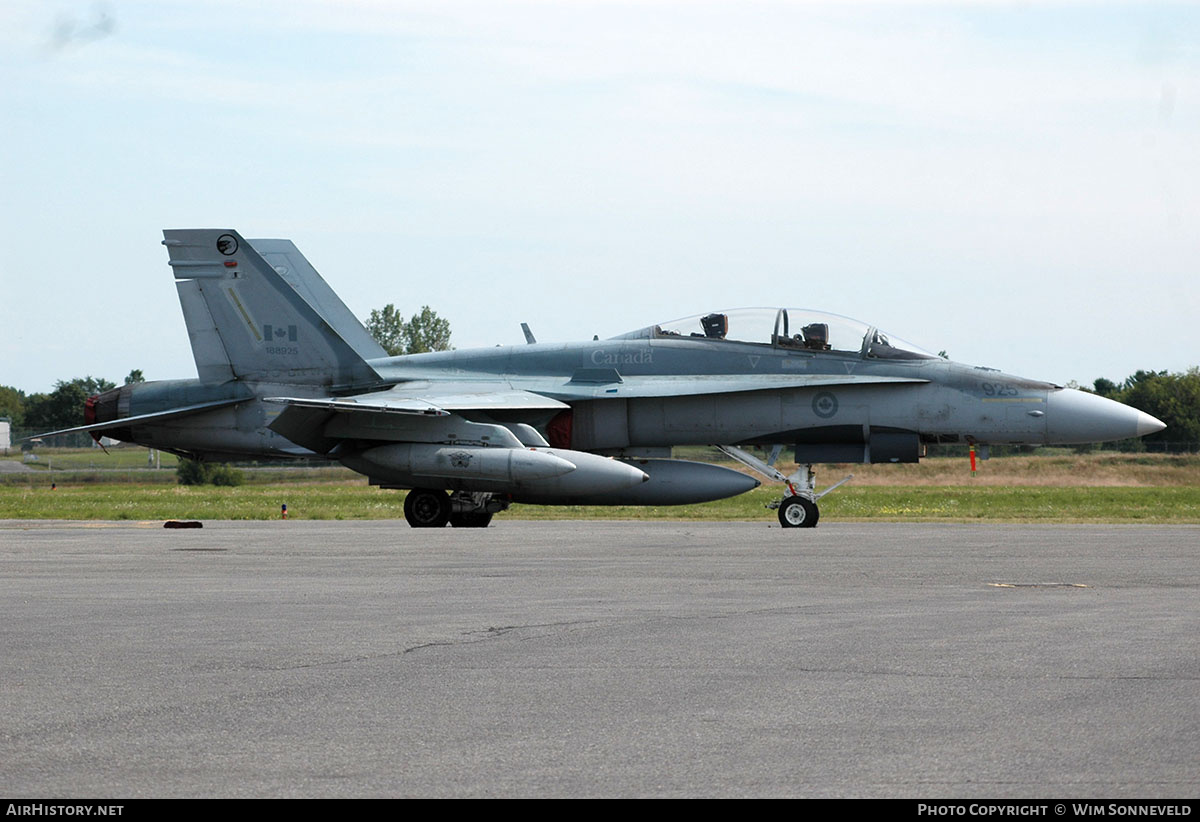 Aircraft Photo of 188925 | McDonnell Douglas CF-188B Hornet | Canada - Air Force | AirHistory.net #735418
