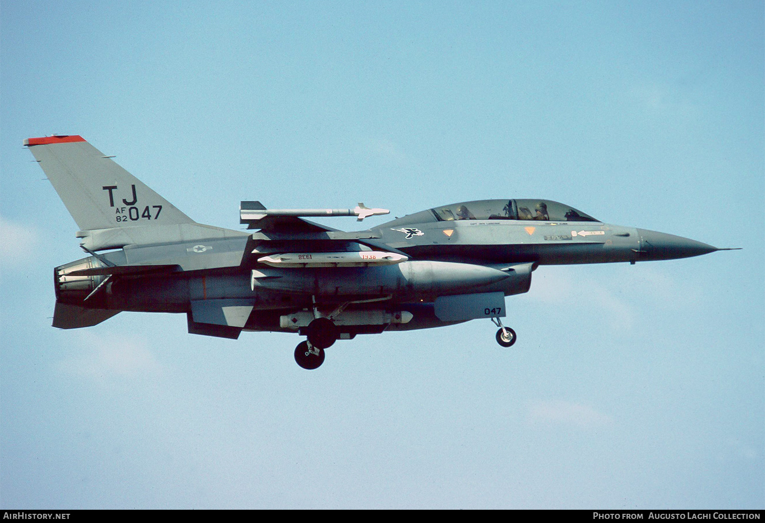 Aircraft Photo of 82-1047 / AF82-047 | General Dynamics F-16B Fighting Falcon | USA - Air Force | AirHistory.net #735517