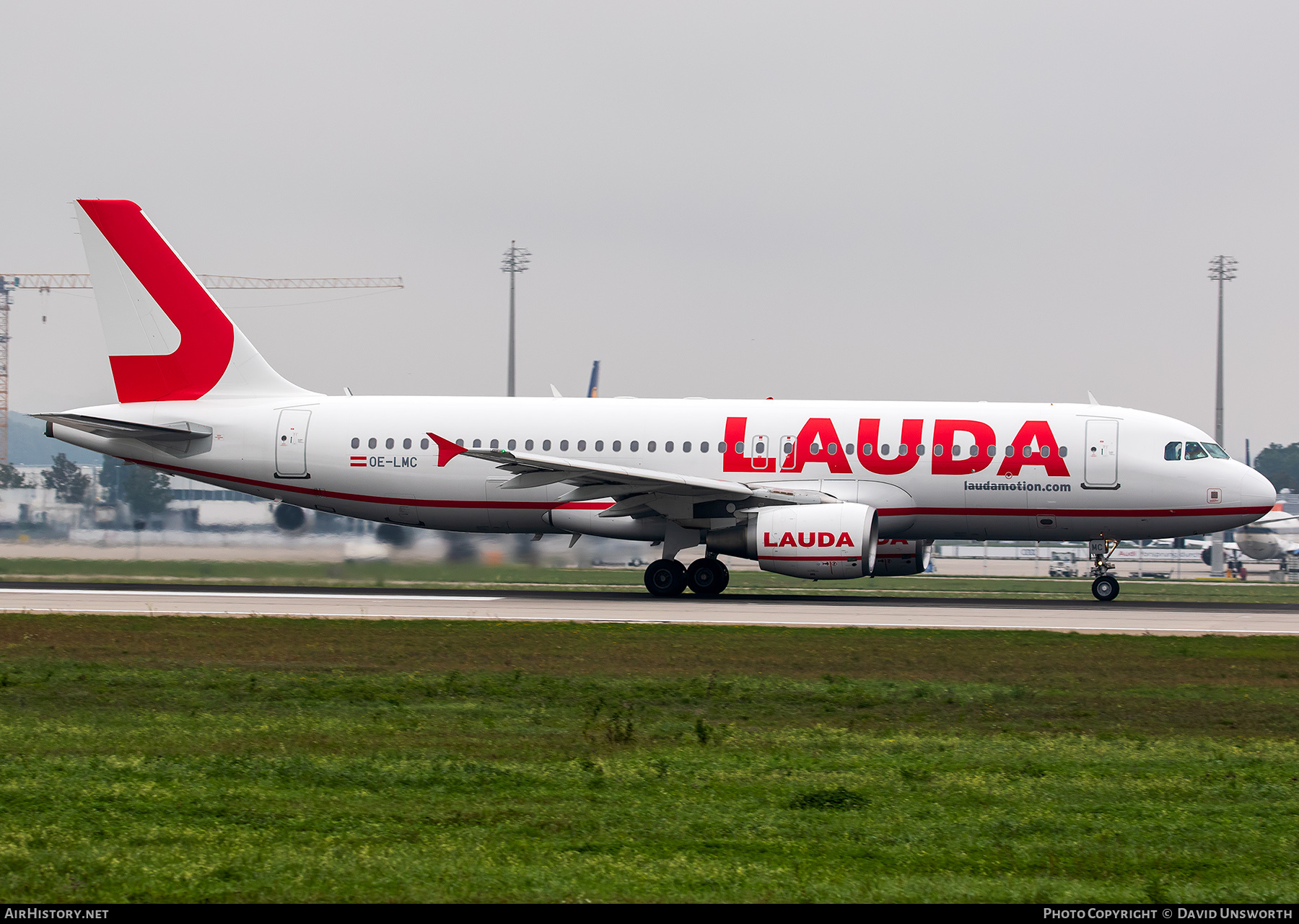 Aircraft Photo of OE-LMC | Airbus A320-214 | Lauda | AirHistory.net #735586