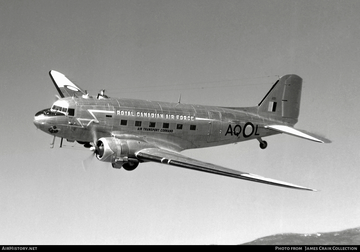 Aircraft Photo of KP221 / 221 | Douglas CC-129 Dakota 3 | Canada - Air Force | AirHistory.net #736048