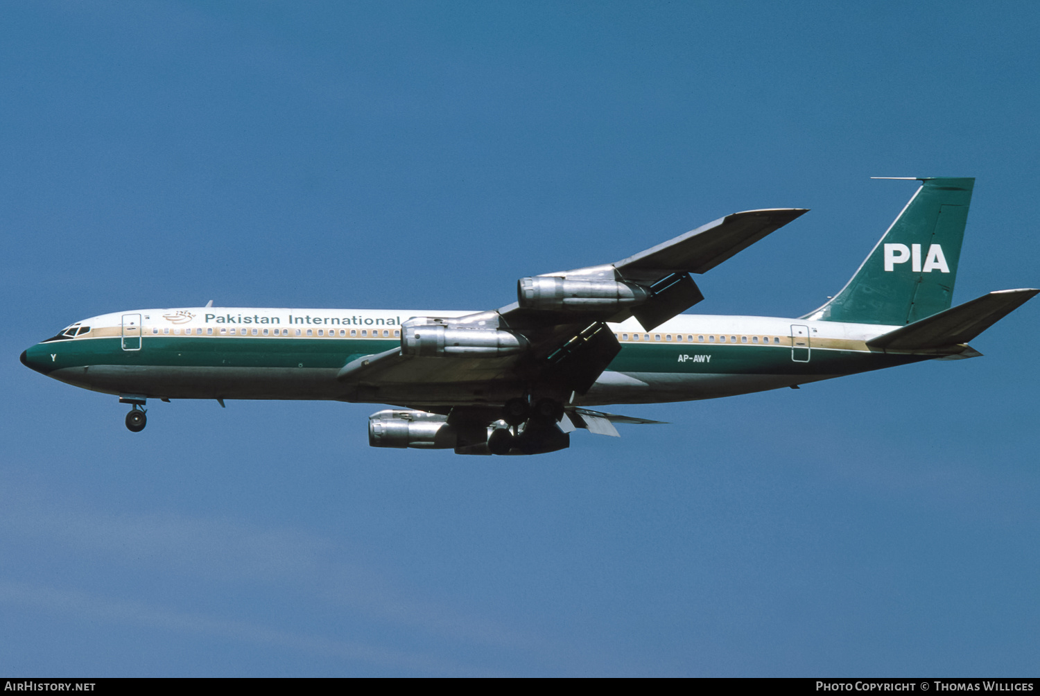 Aircraft Photo of AP-AWY | Boeing 707-340C | Pakistan International Airlines Cargo - PIA | AirHistory.net #736208