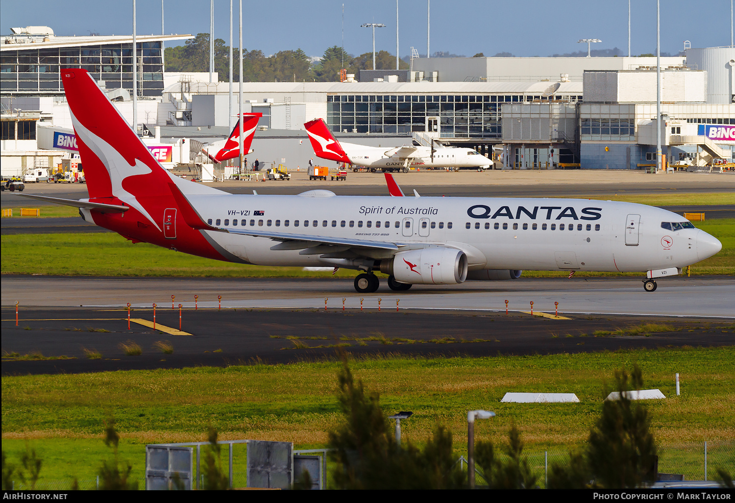 Aircraft Photo of VH-VZI | Boeing 737-838 | Qantas | AirHistory.net #736222