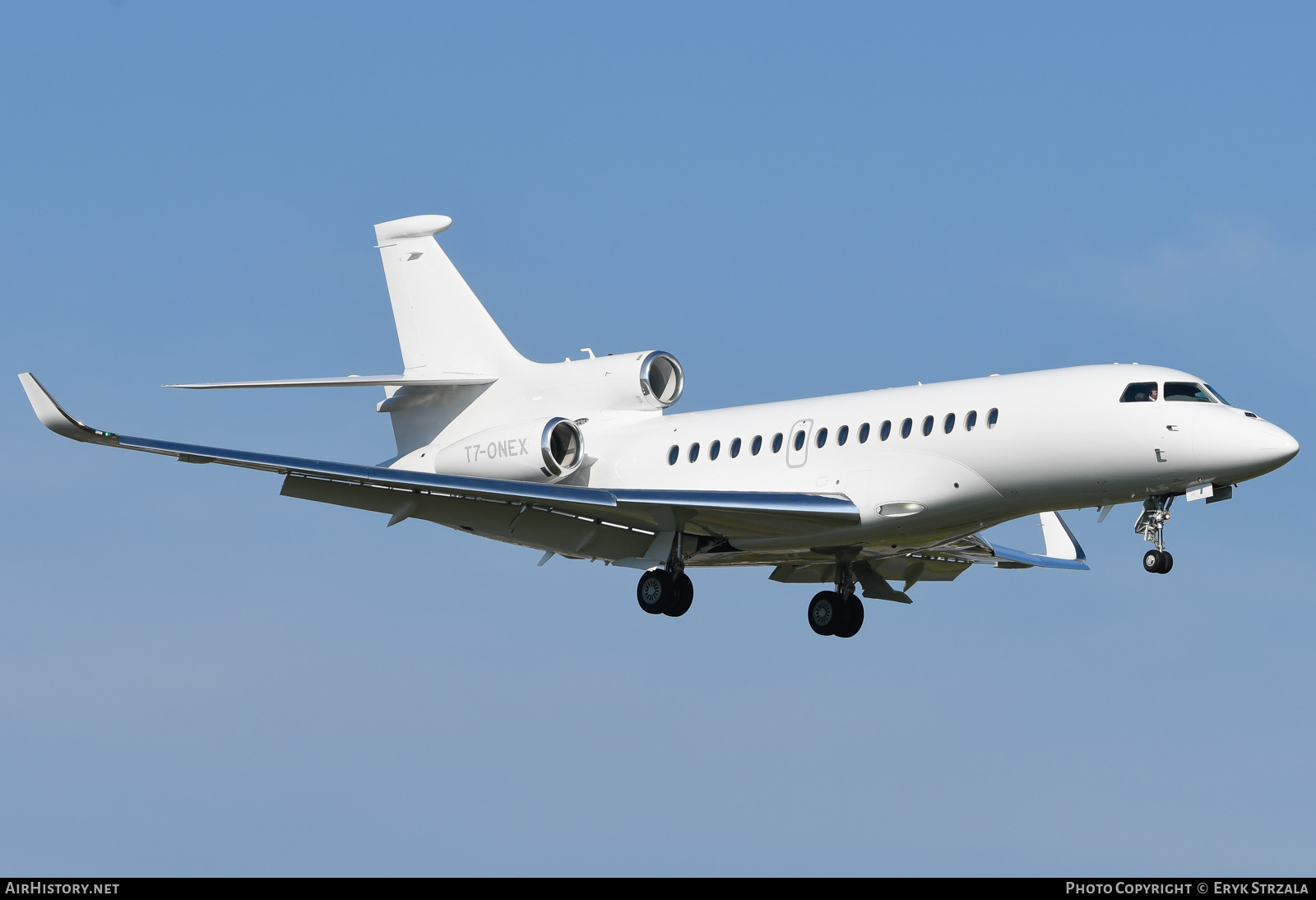 Aircraft Photo of T7-ONEX | Dassault Falcon 8X | AirHistory.net #736276