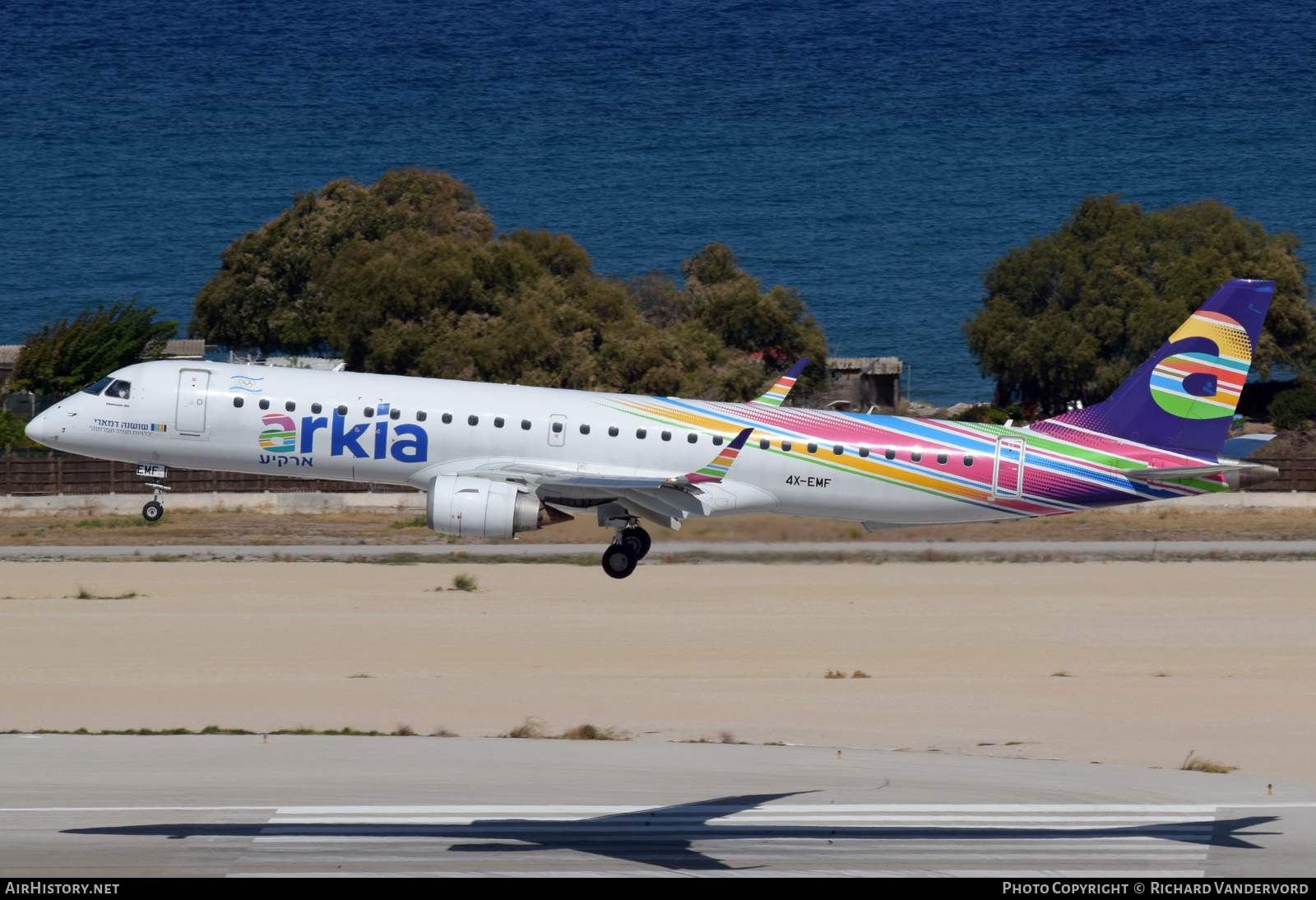 Aircraft Photo of 4X-EMF | Embraer 195AR (ERJ-190-200IGW) | Arkia Israeli Airlines | AirHistory.net #736307