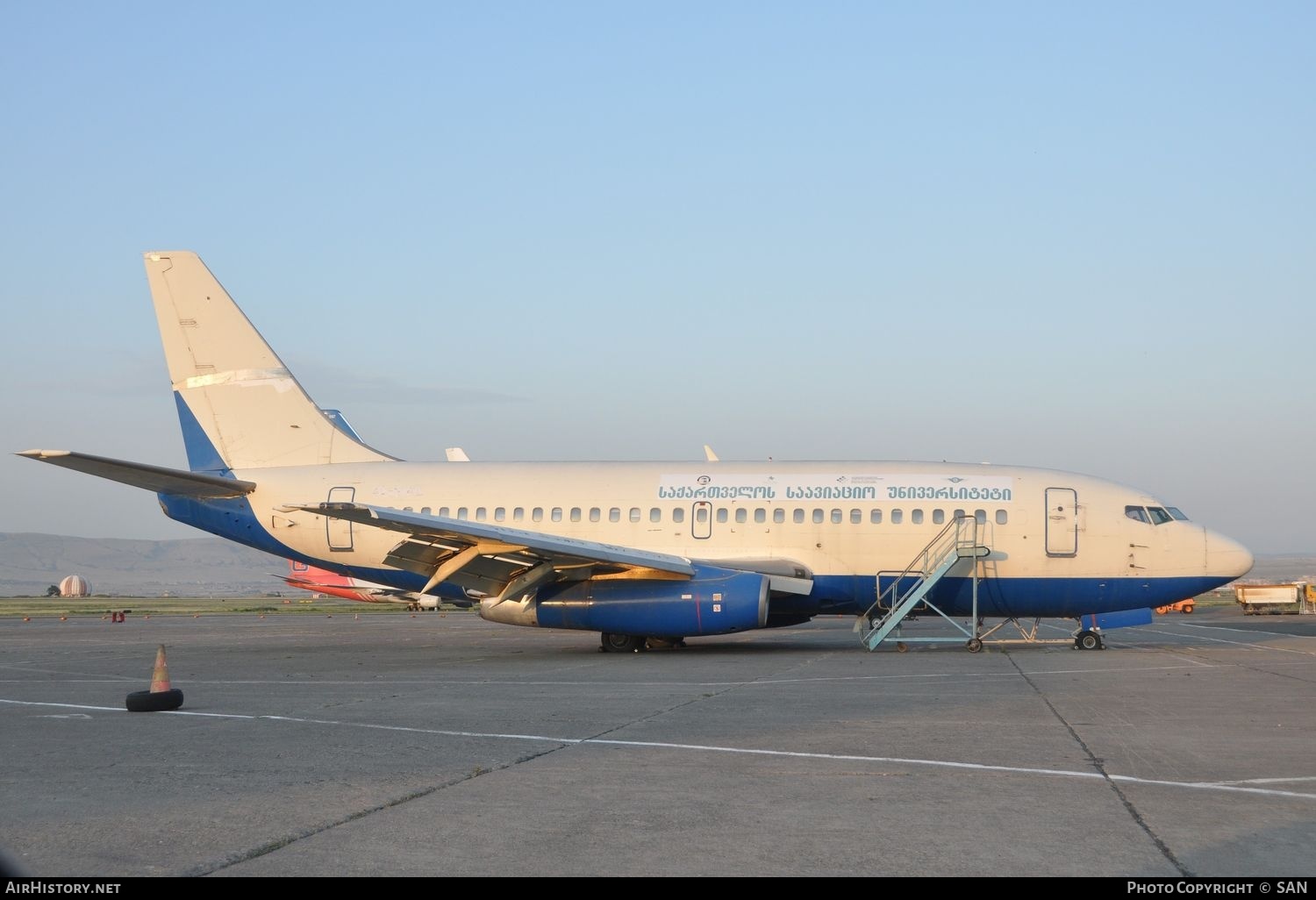 Aircraft Photo of 4L-NAL | Boeing 737-2Q8/Adv | AirHistory.net #736673