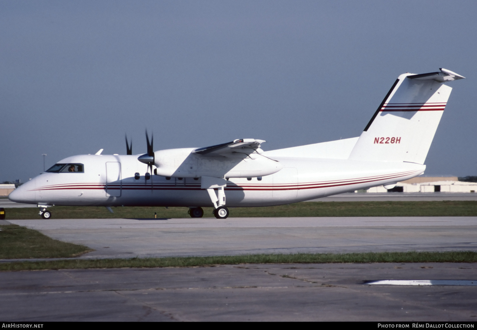 Aircraft Photo of N228H | De Havilland Canada DHC-8-102 Dash 8 | AirHistory.net #736789