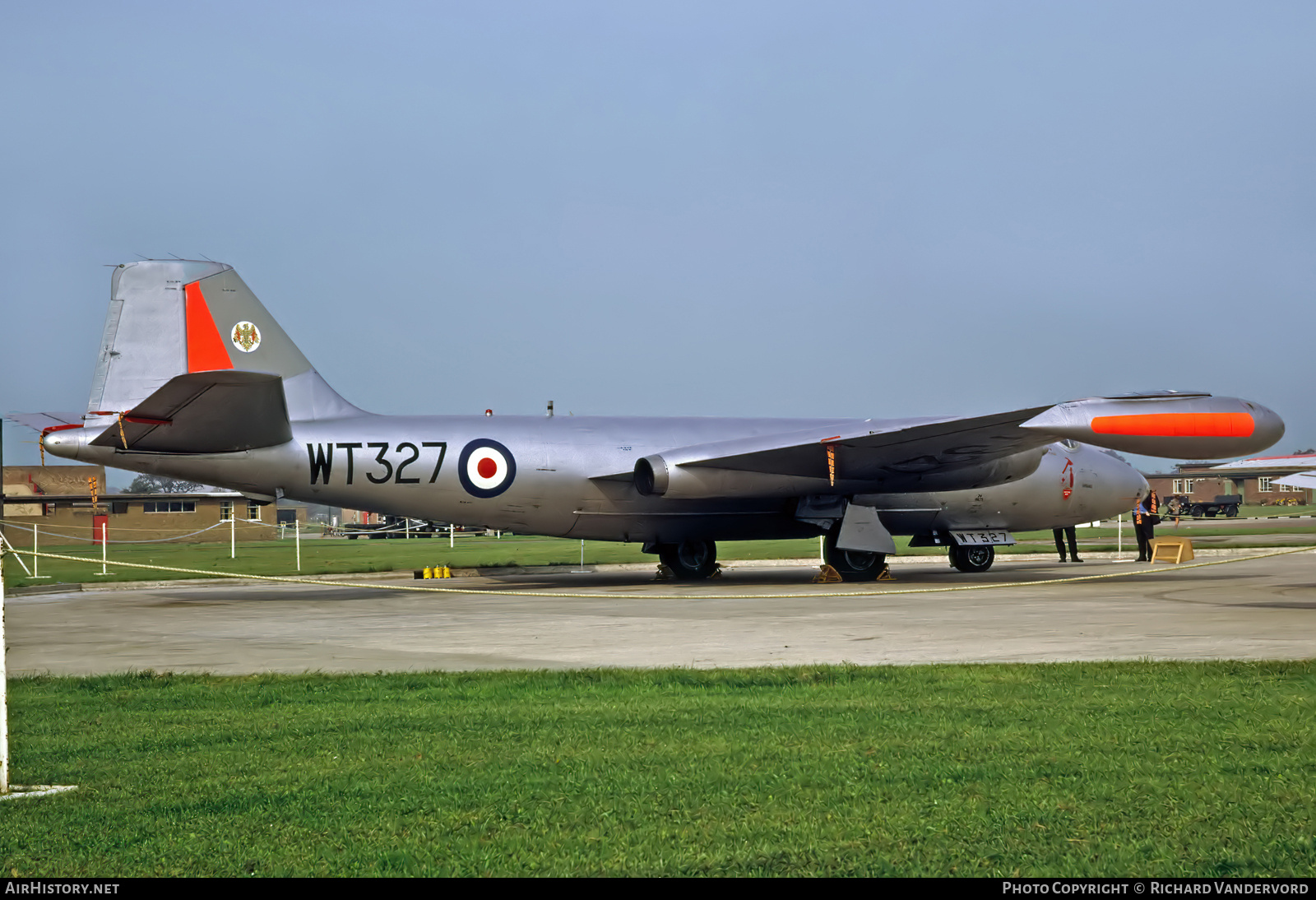 Aircraft Photo of WT327 | English Electric Canberra B(I)8 | UK - Air Force | AirHistory.net #736999