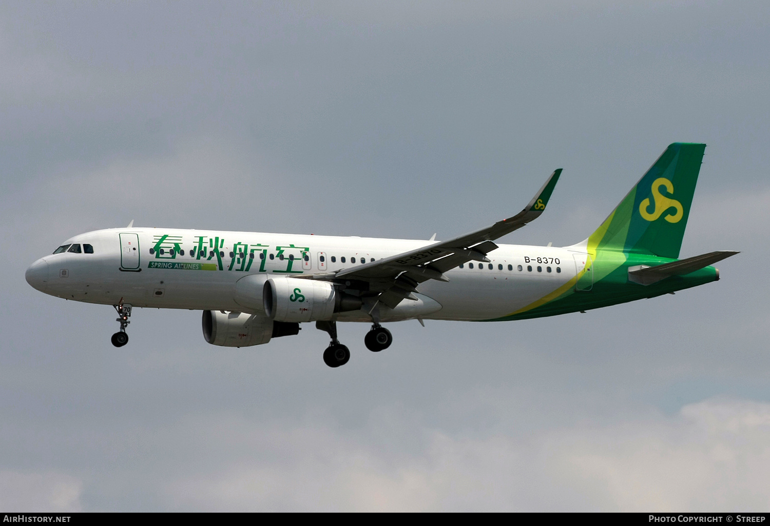 Aircraft Photo of B-8370 | Airbus A320-214 | Spring Airlines | AirHistory.net #737398